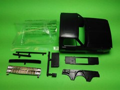 1984 GMC 4×4 Pickup Fall Guy Truck 1/25 cab body hood glass chrome grill