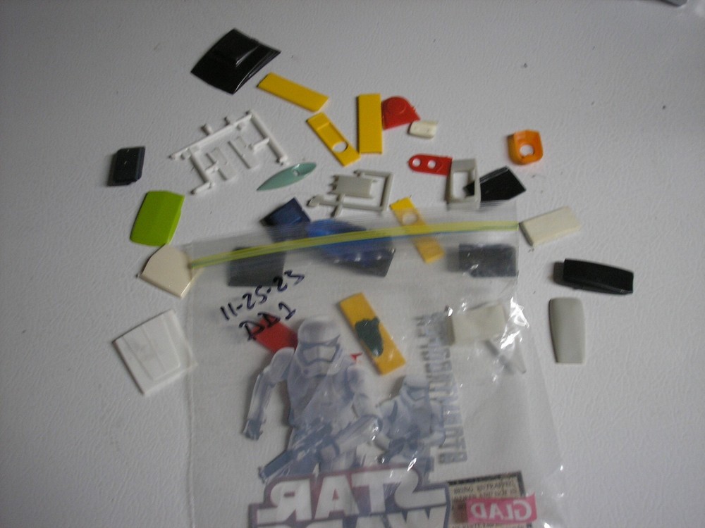 Vintage 1/25 or 1/24 ? Lot DD1 of Car & Truck parts for parts or restore Free SH