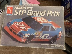 Incomplete AMT 1/25 STP Pontiac Grand Prix 43 Richard Petty For Parts Or Repair