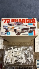 MPC 1/25 1972 DODGE CHARGER ANNUAL MODEL KIT UNBUILT 1-7207-225 PLEASE READ
