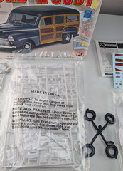 Revell Monogram 85-4282 48 Ford Woody 1/25 Model Kit Open Box Unbuilt