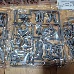 FUJIMI 1/20 scale PIT CREW A set plastic model kit from Japan.
