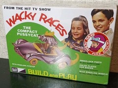 Wacky Races Compact Pussycat Snap Plastic Model MPC 934 1/32, NIB