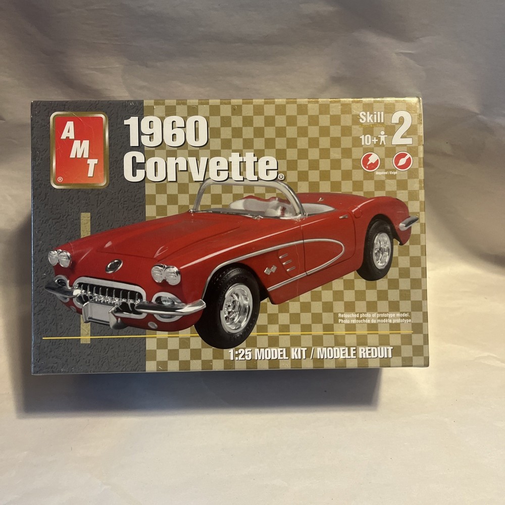 AMT 1960 Chevrolet Corvette 1/25 Plastic Car Model Kit 31910 Free Shipping