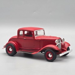 1932 Ford Coupe 1:25 Built Model Car Kit Diorama Junkyard Parts Collector