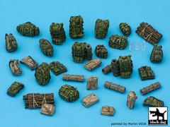 Black Dog 1/35 Canadian Soldier’s Equipment and Accessories Set [Diorama] T35054