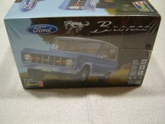 REVELL FORD BRONCO Model Kit 1/25 NEW SEALED #85-4320