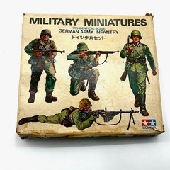 Vintage Tamiya BMW R75 Motorcycle w/Side Car and Military Miniatures bundle 1972