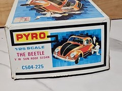 Vintage Pyro The Beetle V.W. Sun Roof Sedan, 1/25 model car kit, Build Started