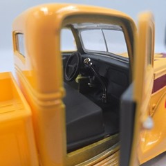 Testors 1/24 Die Cast 1937 Ford Pickup Model Kit Gold Series, Assembled