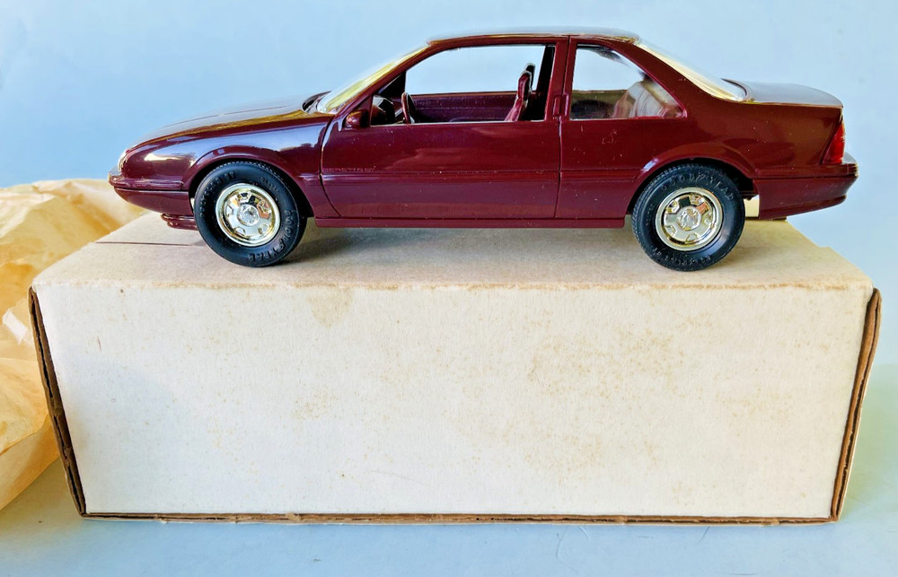 AMT 1/25 1989 Chevy Beretta GT in box Medium Garnet