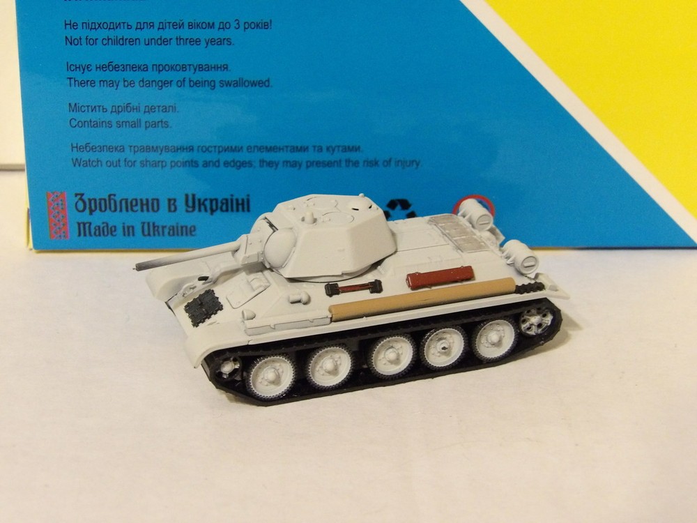 Russian T-34/76, 1943 Version AMA 60005 (633) New 1/87 Scale Finished kit