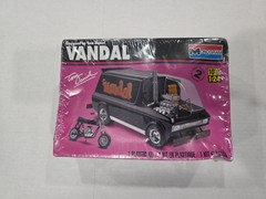 2012 Monogram Tom Daniel VANDAL 1/24 MODEL #85-4926-New Sealed w/ Box Damage