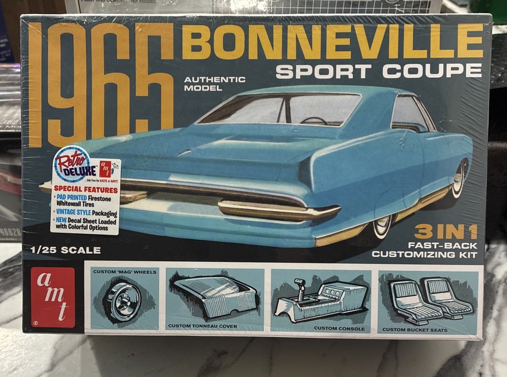 AMT 1965 Bonneville Sport Coupe 1/25 Scale 3 In 1 Model Kit Factory Sealed