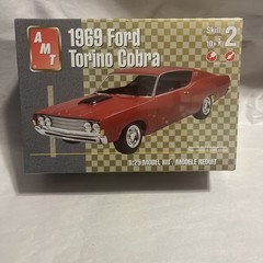 AMT 1969 Ford Torino Cobra 1/25 Plastic Car Model Kit 38145 Free Shipping