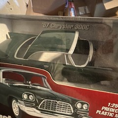 AMT CustomShop ’57 Chrysler 300C Model Kit, 1/25 Scale, Green Kit#30247, Sealed