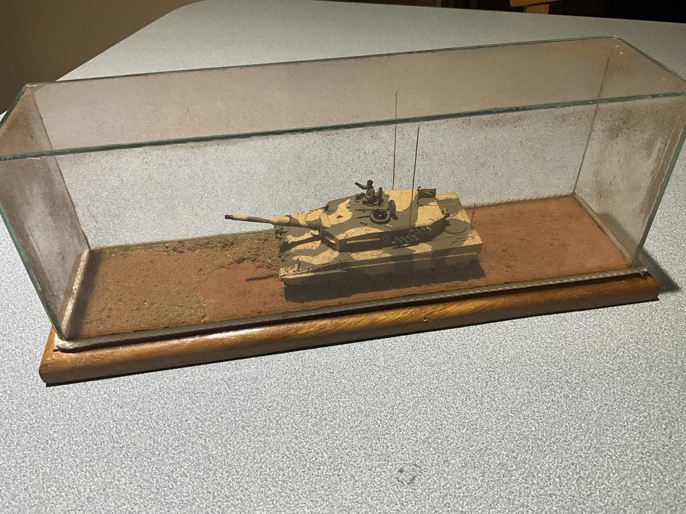 PROFESSIONAL MODEL French AMX-30 Battle Tank VENEZUELA ARMY ACRYLIC / WOODEN BOX