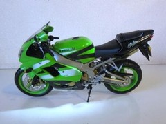 MiniChamps Kawasaki Ninja ZX9R 1/12 Motorcycle from Japan