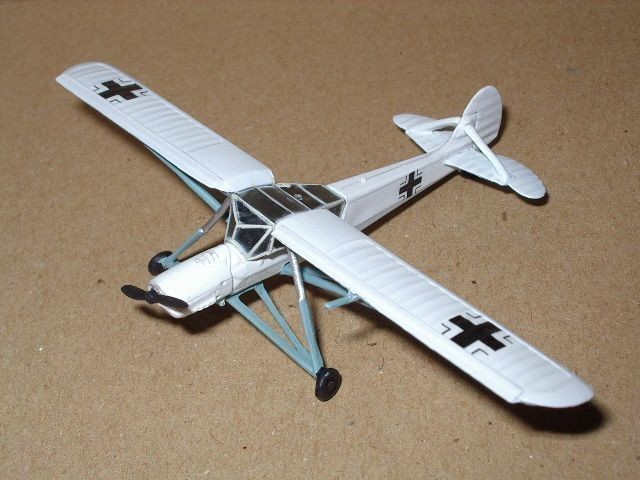 Fi-156 Storch Fieseler, Luft Winter-Camo, TAKARA World Tank Museum WTM #43 1/144
