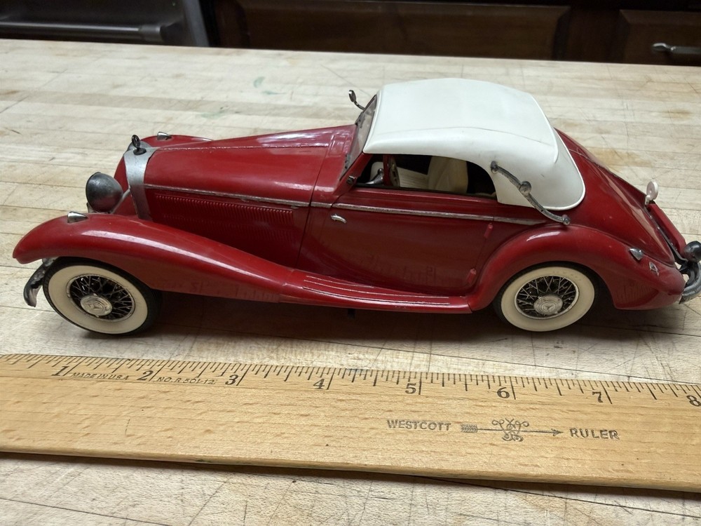 MONOGRAM Model 1939 MERCEDES BENZ 540K BUILT 1/24 , Copyright 1963