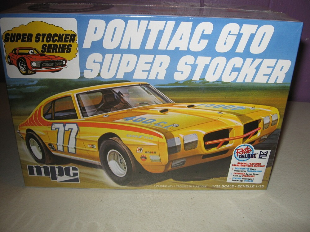 MPC 1/25 1970 Pontiac GTO Super Stocker Plastic Model Kit MPC939M