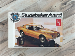 Studebaker Avanti model kit Modern Classic/AMT #T413