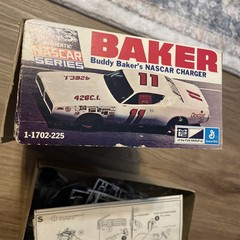 MPC BAKER NASCAR BUDDY BAKER’S CHARGER CAR MODEL KIT 1:25 1-1702-225 NEW, 1972