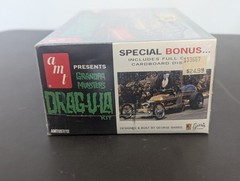 AMT MUNSTERS The Drag-U-La Kit with Surf Slab And Cardboard Display NIB