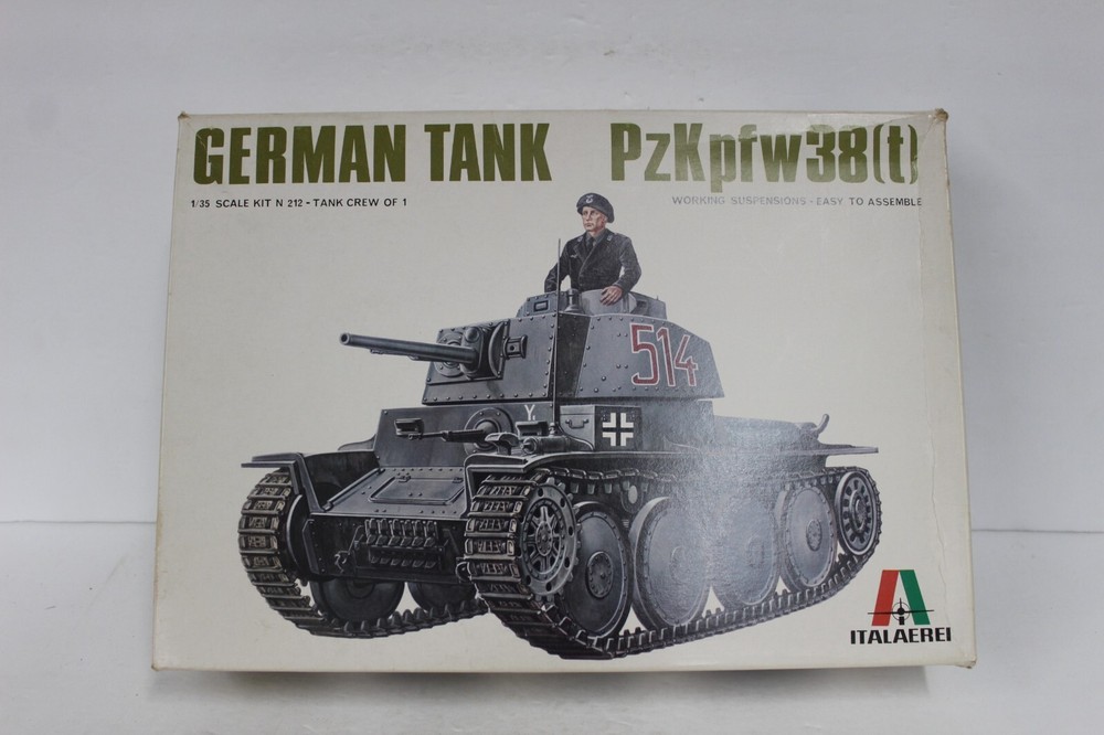 ITALERI GERMAN TANK PZKPFW 38 Model Kit 1/35 Scale No 212 ~ Vintage Italy MD376