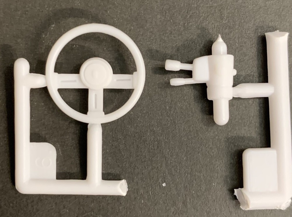 85 Camaro STEERING WHEEL 135 1613 Revell 1:24 14540 Model Car Parts COMBINE