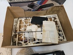 REVELL BMW 320i TURBO RALLY 1/25 Scale MODEL KIT 7213 Box Used
