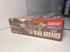 Academy M1A2 Abrams US Main Battle Tank 1/48 Remote Control Model Kit NEW SEALED