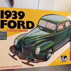AMT 1939 Ford Tudor Sedan Street Rod 1:25 Scale Model Kit OPEN BOX COMPLETE