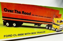 Snap Fit Over The Road Ford CL-9000 Sleeper Lindberg HO Scale Model Kit # 1047