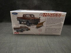 Moebius 1972 F-250 Ranger XLT w/Snow Plow 1:25 Scale Plastic Model Kit 2568