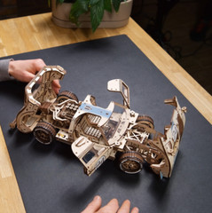 Advanced 970-Piece Wooden Endurance Race Car Model Kit with V8 Engine 1:12 Scale