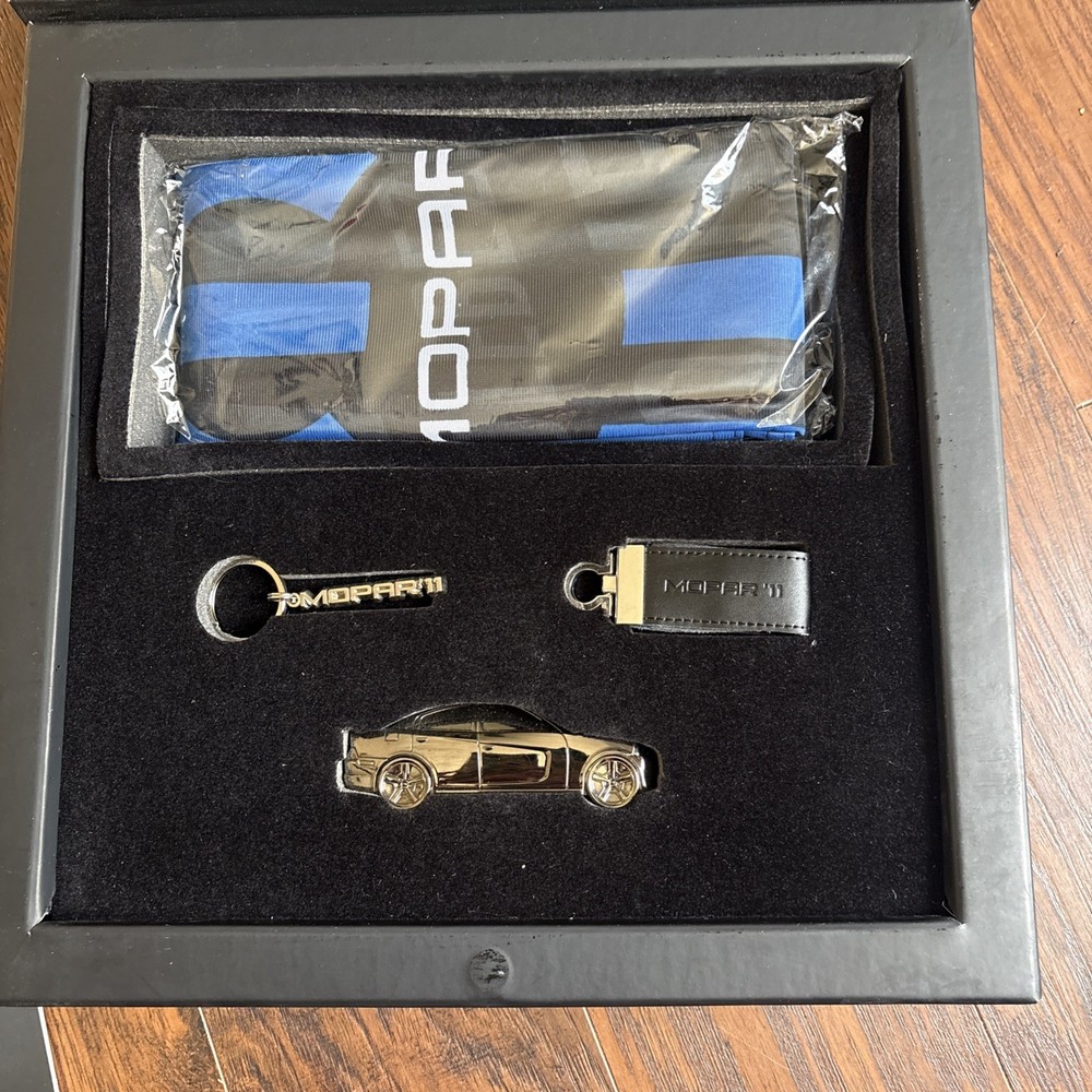 Rare 2011 Dodge Charger Mopar ’11 Limited Edition Complete Owner’s Kit #688