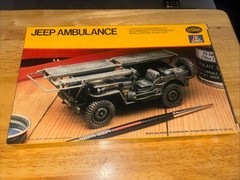 Testors Italeri 776 Jeep Ambulance 1/35 Scale Model Kit 1:35 NIOB
