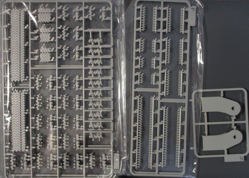 Takom 1/35th Scale Tiger I Early – Tracks from Kit No. 2202