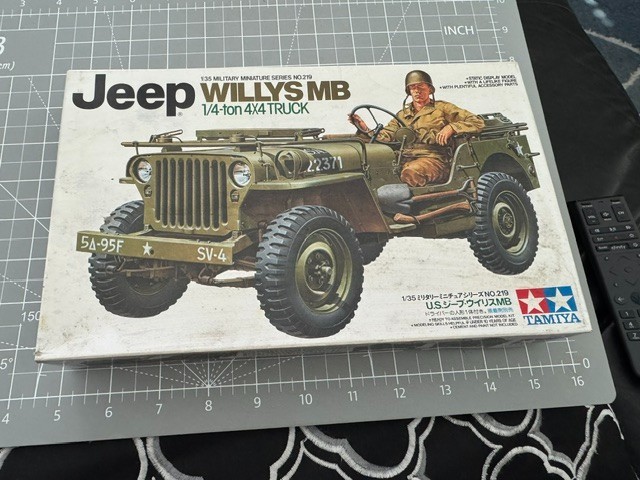 Tamiya 1/35 Scale Willy’s MB Jeep Truck 1/4 Ton 4×4 Model Kit #35219 Open Box!