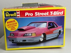 REVELL 1/25 SCALE PRO STREET- T BIRD KIT # 7189/Vintage*Missing 2 tires*
