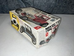 AMT Street Rods 1925 Ford Model T Coupe 1/25 Scale 1973 Model Kit