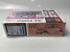 1/32 Scale 1932 Ford V-8 Coupe Plastic Model Kit Chromed Accessories AMT 1181/12
