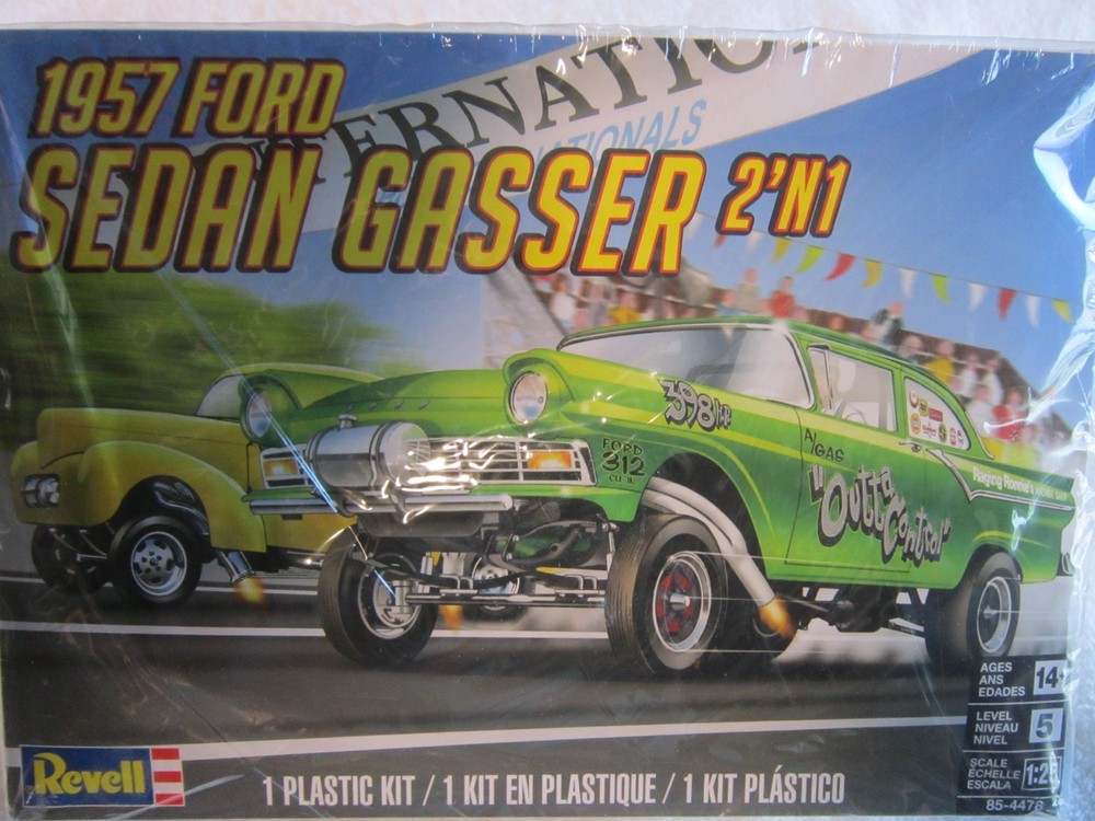 REVELL 1957 SEDAN GASSER 2 N 1 MODEL KIT 1/25 SKILL LEVEL 5