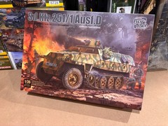 Border Model 1/35 Sd.Kfz.251/1 Ausf D – With Workable Track AND Interior