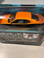 NEW Maisto 1/24 Die Cast Kit 2010 Chevrolet Camaro SS 39361