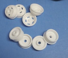 Set of 4 AMT Wide Valiant Scamp Short-Track 5 Hole Dish w/RL Goodyear Tires 1/25