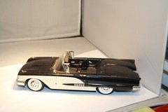 1958 FORD THUNDERBIRD CONVERTIBLE BUILT 1/24 SCALE MONOGRAM