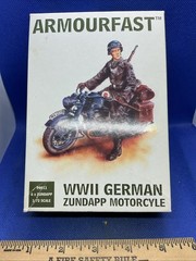 Vintage ARMOURFAST WWII German Zundapp Motorcycles Model Military Kit 1/72 (B10