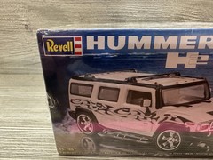 Revell Hummer H2 California Wheels Model 1:25 Scale sealed *See Details*
